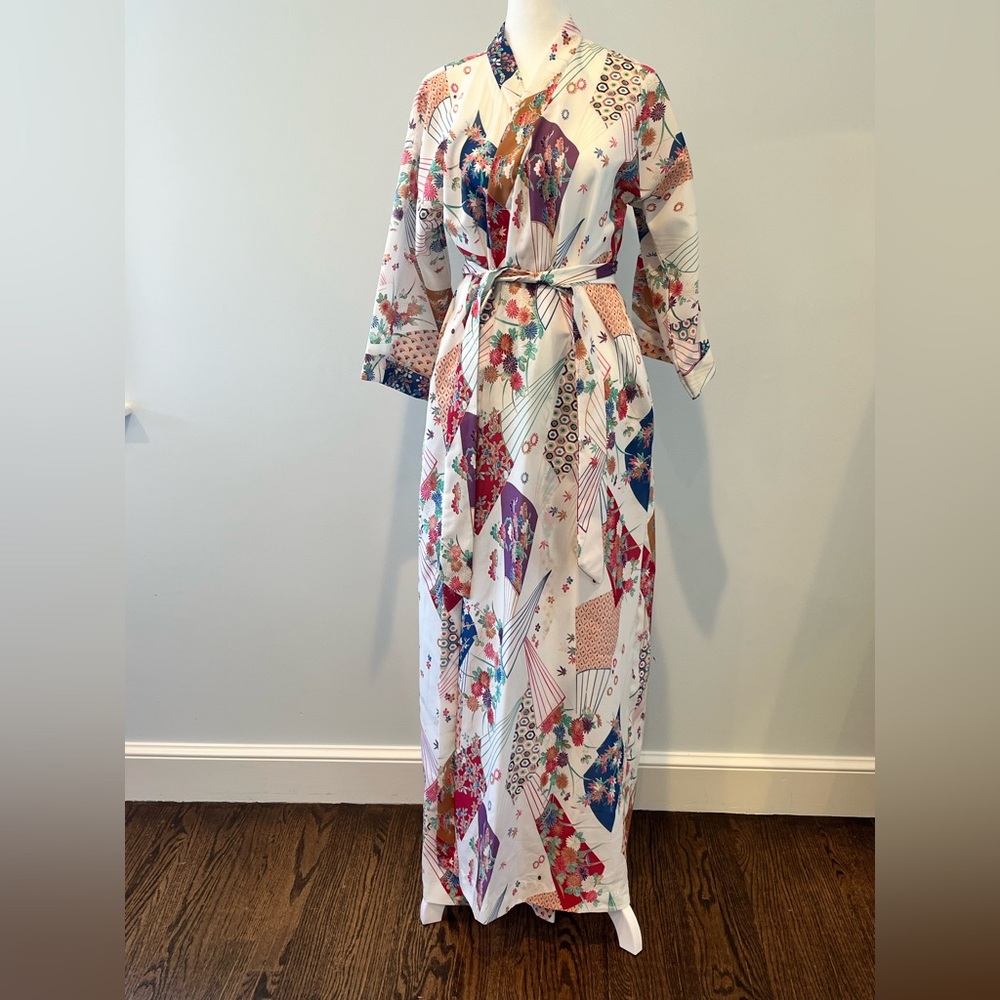 Vintage Small Long Kimono Robe - White Base with Multicolor Print
